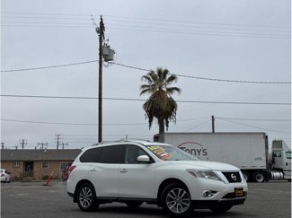 Used 2015 Nissan Pathfinder SV image 1