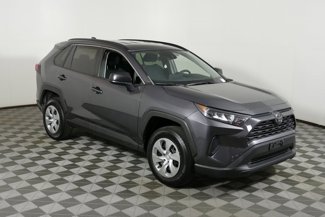 Used 2019 Toyota RAV4 LE image 1
