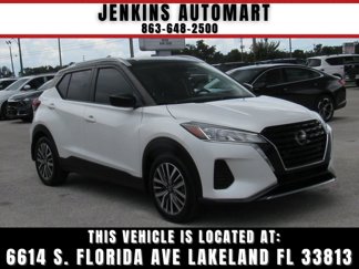 Used 2021 Nissan Kicks SV image 1