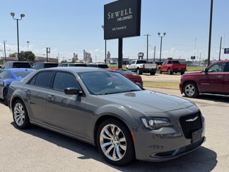Used 2018 Chrysler 300 Touring w/ Sport Appearance Package image 1