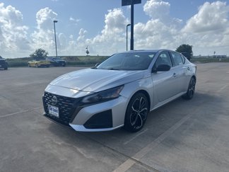 Used 2023 Nissan Altima 2.5 SR image 1