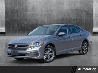 Used 2024 Volkswagen Jetta SE image 1