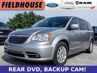 Used 2014 Chrysler Town & Country Touring image 1
