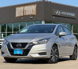Used 2020 Nissan Versa SV image 1