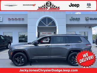 Used 2021 Jeep Grand Cherokee L Laredo image 1