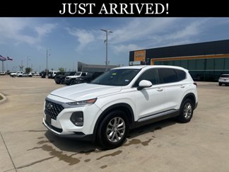 Used 2020 Hyundai Santa Fe SE image 1