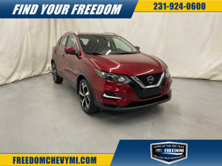Used 2020 Nissan Rogue Sport S image 1