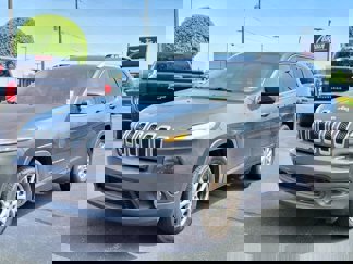 Used 2016 Jeep Cherokee Latitude w/ Cold Weather Group image 1