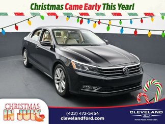 Used 2018 Volkswagen Passat 2.0T SE image 1