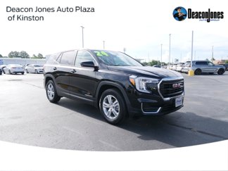 Used 2024 GMC Terrain SLE image 1