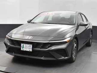 Used 2024 Hyundai Elantra SEL image 1