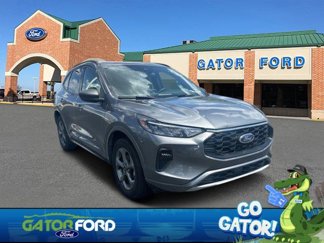 Used 2023 Ford Escape ST-Line image 1