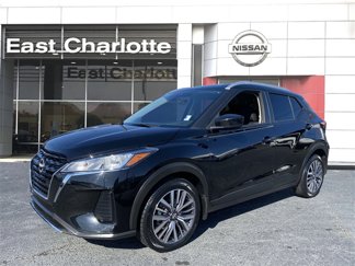 Used 2023 Nissan Kicks SV image 1