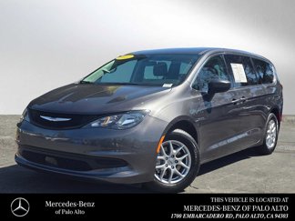 Used 2022 Chrysler Voyager LX image 1