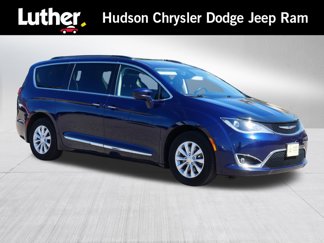 Certified 2017 Chrysler Pacifica Touring-L image 1