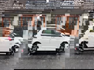 Used 2017 Volkswagen GTI SE image 1