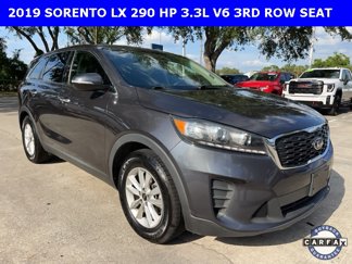 Used 2019 Kia Sorento LX image 1