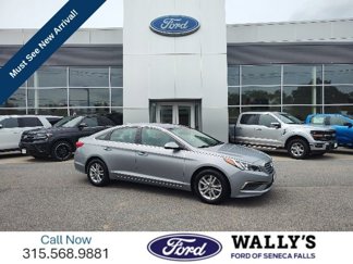 Used 2017 Hyundai Sonata SE image 1