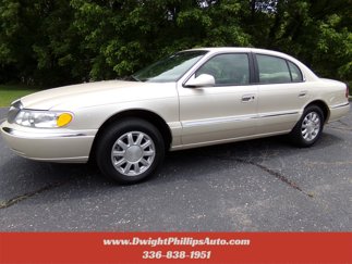 Used 2001 Lincoln Continental image 1