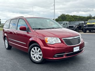 Used 2013 Chrysler Town & Country Touring image 1