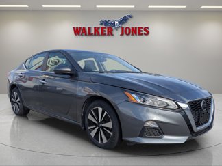 Used 2022 Nissan Altima 2.5 SV w/ SV Premium Package image 1