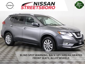 Used 2017 Nissan Rogue SV image 1