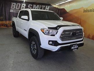 Used 2017 Toyota Tacoma TRD Off-Road image 1