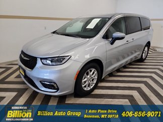 Used 2023 Chrysler Pacifica Touring-L image 1