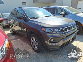 Used 2024 Jeep Compass Latitude image 1