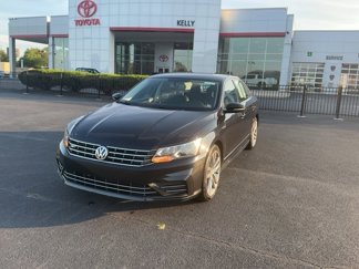 Used 2017 Volkswagen Passat 1.8T R-Line image 1