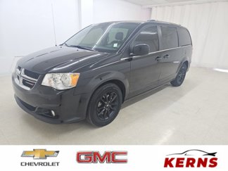 Used 2019 Dodge Grand Caravan SXT image 1