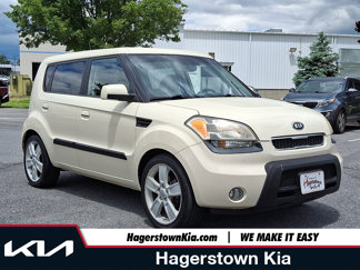 Used 2010 Kia Soul ! image 1