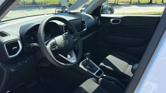 Certified 2024 Hyundai Venue SE video 2