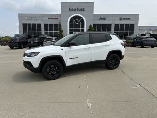 Used 2024 Jeep Compass Trailhawk image 1