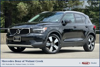Used 2019 Volvo XC40 T5 Momentum image 1