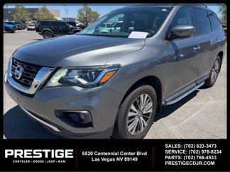 Used 2018 Nissan Pathfinder SV image 1