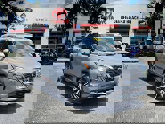 Used 2021 Nissan Rogue Platinum image 1
