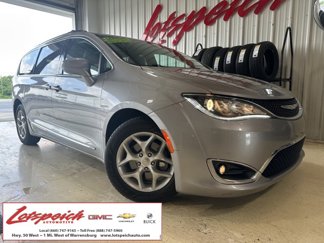 Used 2017 Chrysler Pacifica Touring-L w/ Tire & Wheel Group image 1