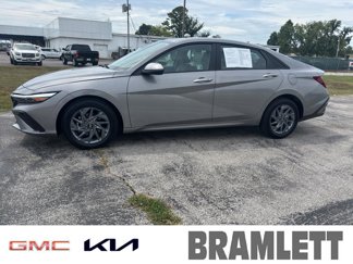 Used 2024 Hyundai Elantra SEL image 1
