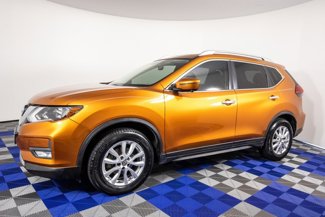 Used 2017 Nissan Rogue SV image 1