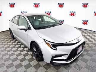 Certified 2024 Toyota Corolla SE image 1
