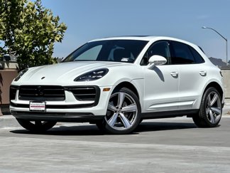 Certified 2025 Porsche Macan image 1