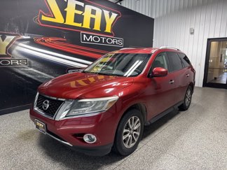 Used 2015 Nissan Pathfinder SV image 1