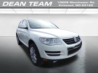 Used 2010 Volkswagen Touareg TDI image 1