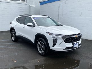 Certified 2024 Chevrolet Trax LT w/ Driver Confidence Package image 1