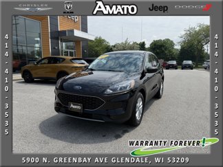 Used 2022 Ford Escape SE image 1