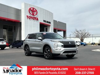 Used 2022 Mitsubishi Outlander SE image 1