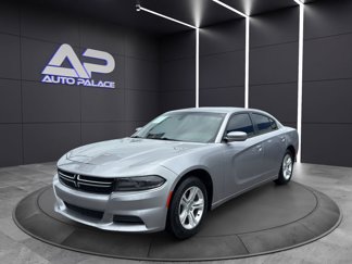 Used 2018 Dodge Charger SXT image 1