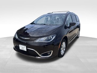 Used 2018 Chrysler Pacifica Touring-L image 1