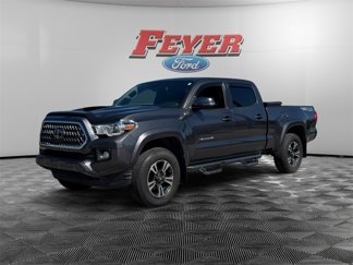 Used 2019 Toyota Tacoma TRD Sport image 1